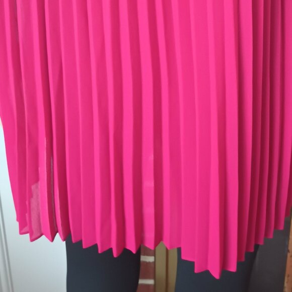 Michael Kors Pleated Back Blouse L Magenta with Black Lace Yoke Short Sleeve Top - Picture 5 of 12